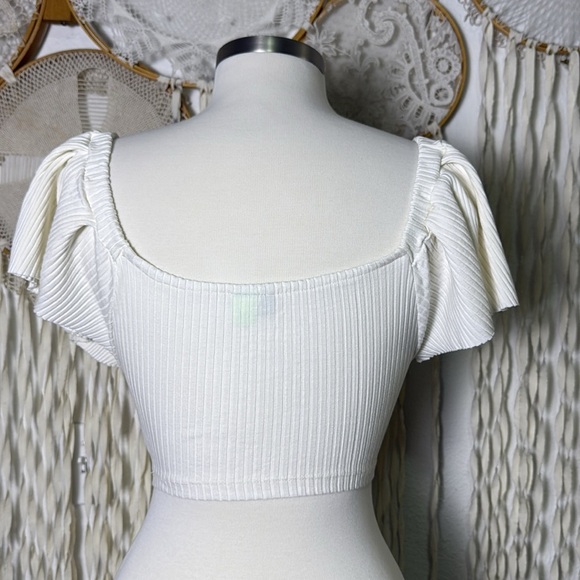 Farm Rio Cream Ribbed Flutter Sleeve Crop Top P(XS) - Picture 3 of 12